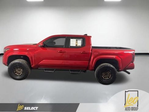 Used 2025 Toyota Tacoma SR5 image 2