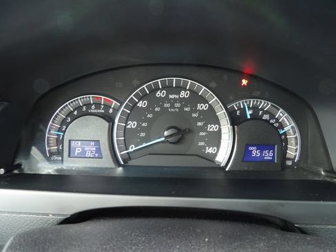 Used 2014 Toyota Camry SE w/ Fleet Convenience Package FWD image 23