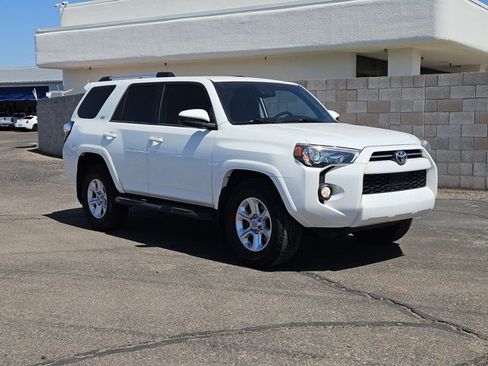 Used 2020 Toyota 4Runner SR5 RWD image 3