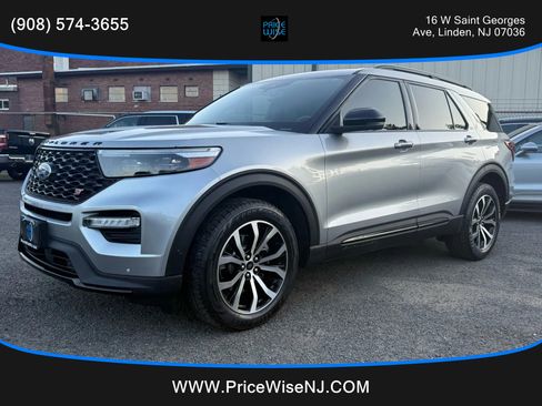 Used 2020 Ford Explorer ST w/ Premium Technology Package image 3