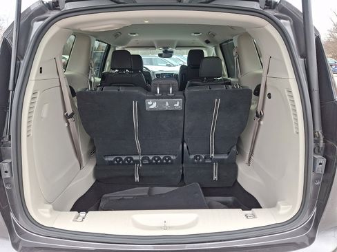 Used 2020 Chrysler Pacifica Touring-L Plus w/ Advanced Safetytec Group image 33