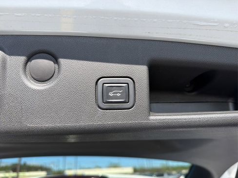 Used 2023 Chevrolet Equinox RS AWD/4WD image 24