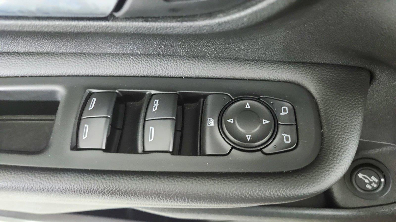 Used 2019 GMC Terrain SLE w/ Driver Convenience Package FWD image 17