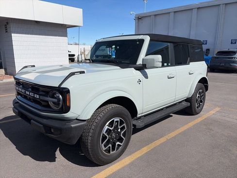 Used 2024 Ford Bronco Outer Banks image 1