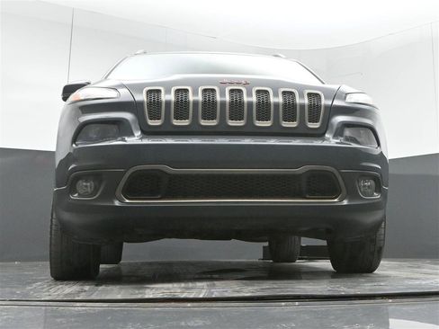 Used 2017 Jeep Cherokee 75th Anniversary AWD/4WD image 31