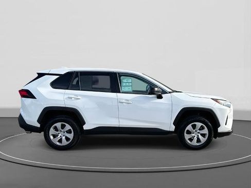 Used 2024 Toyota RAV4 LE AWD/4WD image 5