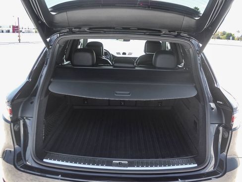 Used 2019 Porsche Cayenne S w/ Premium Package AWD/4WD image 26