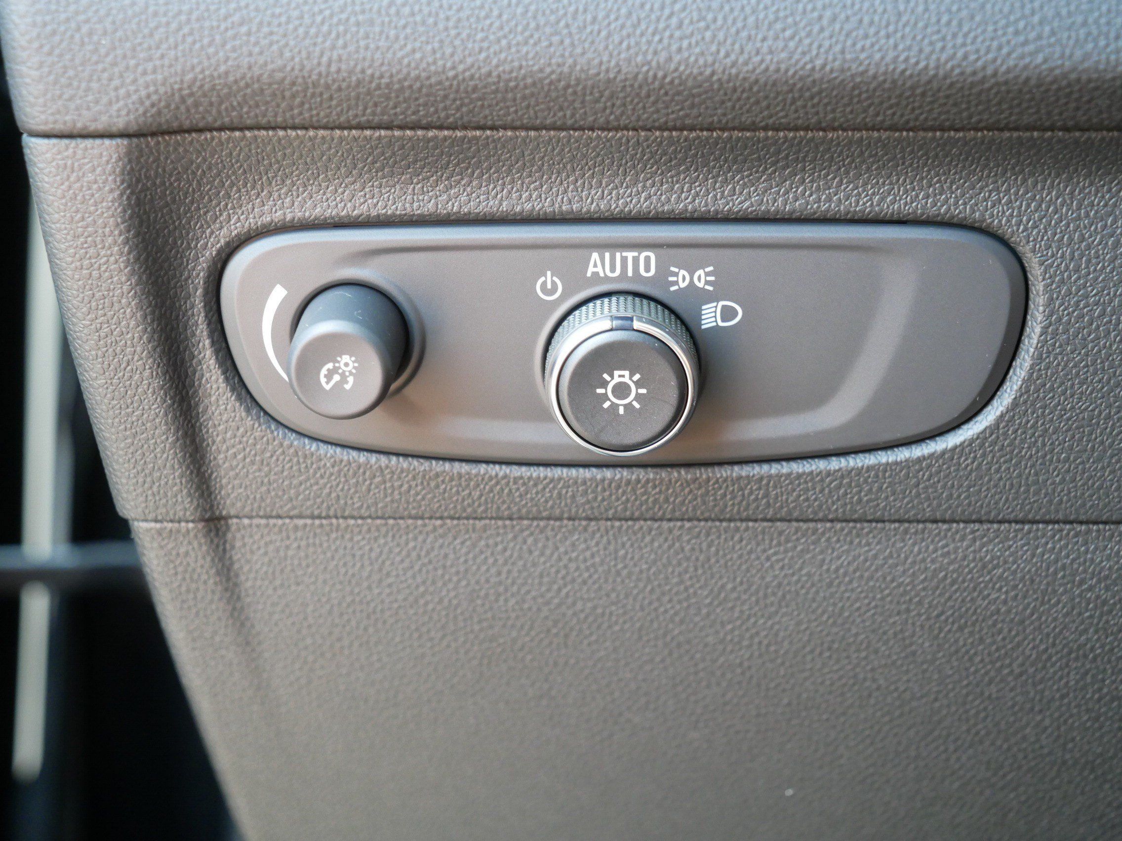 Used 2023 Buick Envision Preferred AWD/4WD image 26