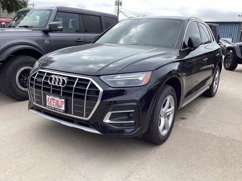 Used 2021 Audi Q5 2.0T Premium w/ Convenience Package AWD/4WD image 3