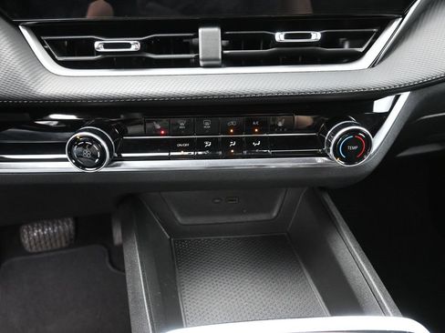 Used 2025 Chevrolet Equinox LT image 9