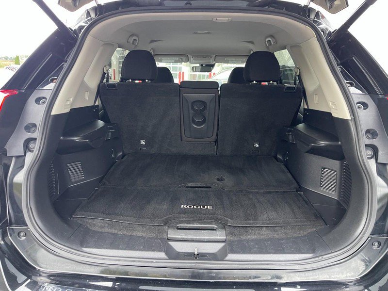 Used 2019 Nissan Rogue SV w/ Premium Package FWD image 13