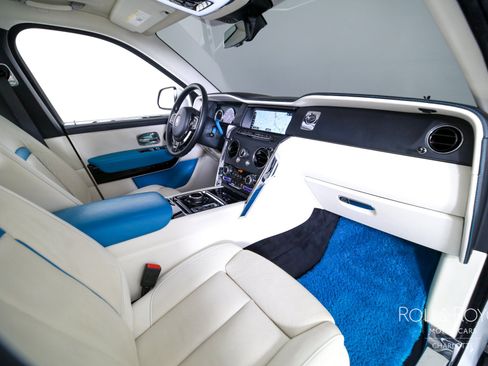Certified 2023 Rolls-Royce Cullinan w/ Cullinan Package AWD/4WD image 33