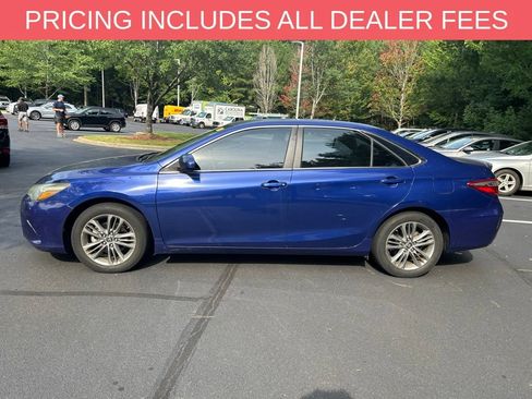 Used 2015 Toyota Camry SE FWD image 5