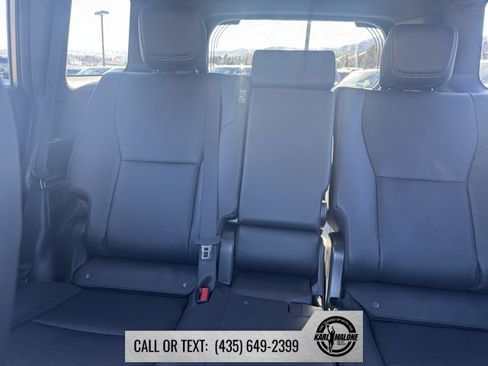 Used 2025 Toyota Land Cruiser image 18