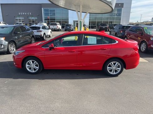 Used 2017 Chevrolet Cruze LT w/ Convenience Package image 8