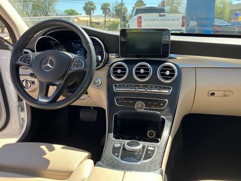 Used 2017 Mercedes-Benz C 300 Luxury image 17