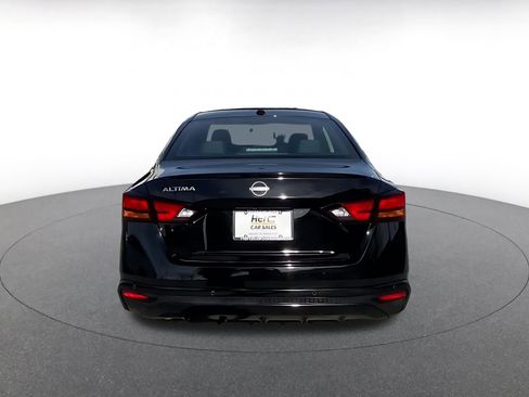 Used 2025 Nissan Altima 2.5 SV image 11