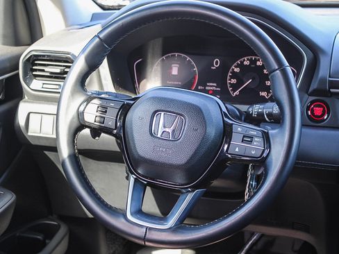 Used 2025 Honda Pilot EX-L image 17