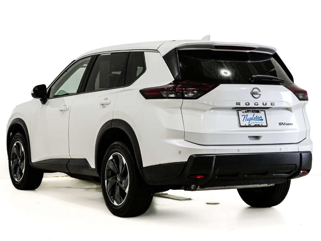 Used 2024 Nissan Rogue SV AWD/4WD image 8
