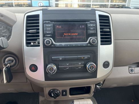 Used 2016 Nissan Frontier SV AWD/4WD image 18
