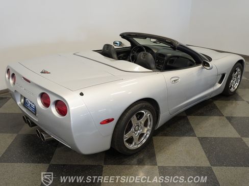 Used 1998 Chevrolet Corvette Convertible w/ Performance Handling Pkg RWD image 31
