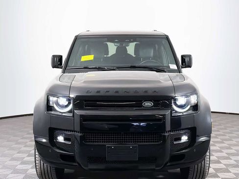 Used 2025 Land Rover Defender 90 X-Dynamic SE image 2