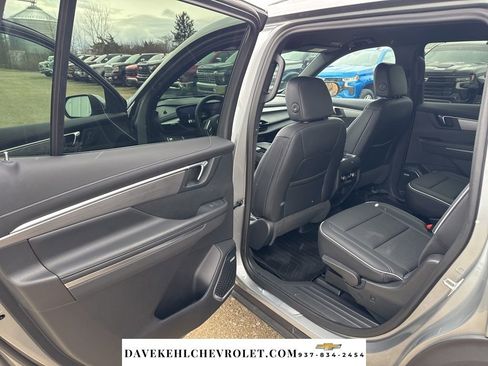 Used 2025 Buick Enclave Preferred w/ Power Package image 20