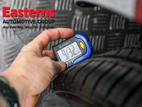 Used 2023 Chrysler 300 S image 30