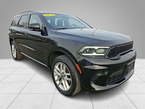 Used 2024 Dodge Durango GT image 3