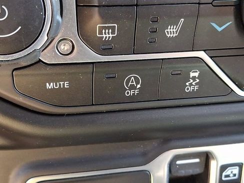 Used 2021 Jeep Wrangler Unlimited Rubicon AWD/4WD image 28