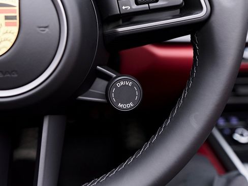 Used 2022 Porsche 911 Carrera S image 64