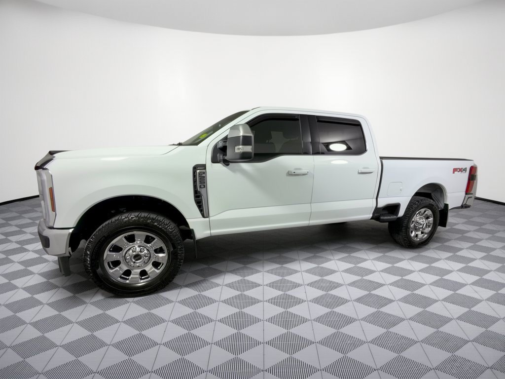 Used 2025 Ford F250 Lariat w/ FX4 Off-Road Package AWD/4WD image 2