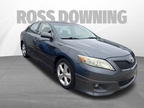 Used 2010 Toyota Camry SE image 3