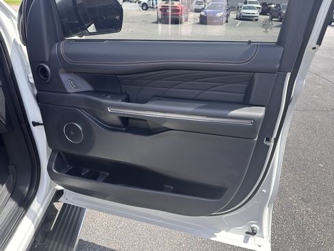 Certified 2022 Ford Expedition Platinum AWD/4WD image 14