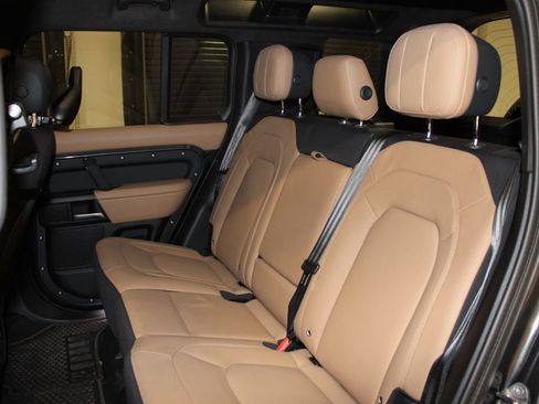 Used 2025 Land Rover Defender 110 V8 image 42