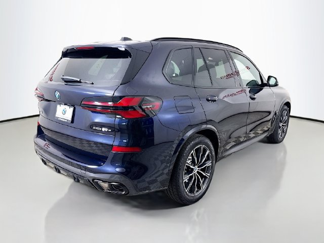 Used 2026 BMW X5 xDrive50e w/ M Sport Package AWD/4WD image 7