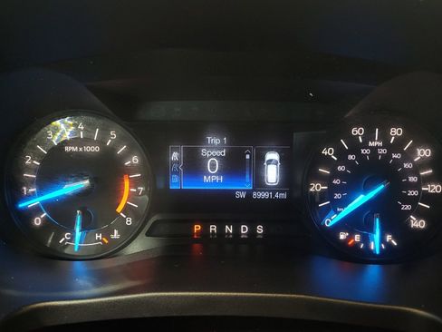 Used 2017 Ford Explorer XLT AWD/4WD image 23
