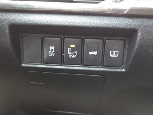 Used 2016 Toyota Avalon Limited image 8