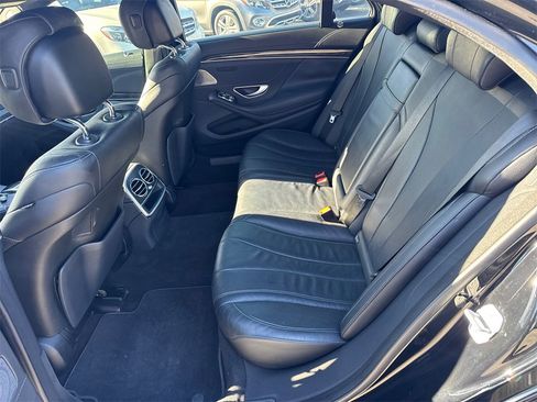Used 2017 Mercedes-Benz S 550 Sedan image 20