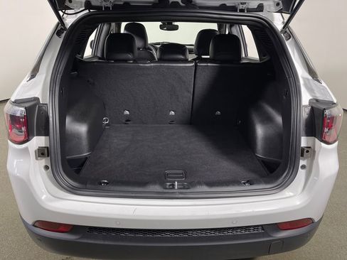 Used 2025 Jeep Compass Limited image 10