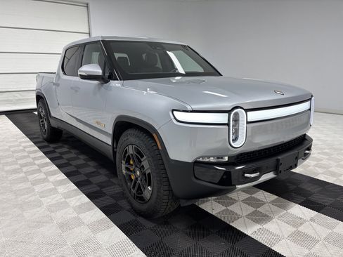 Used 2023 Rivian R1T Adventure image 7