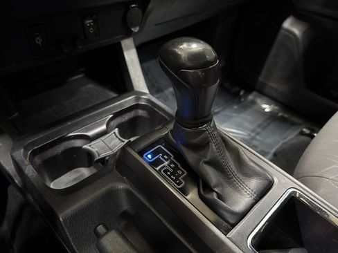 Used 2017 Toyota Tacoma TRD Off-Road w/ Tow Package (A/T) image 21