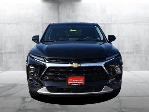 Used 2025 Chevrolet Blazer LT image 4