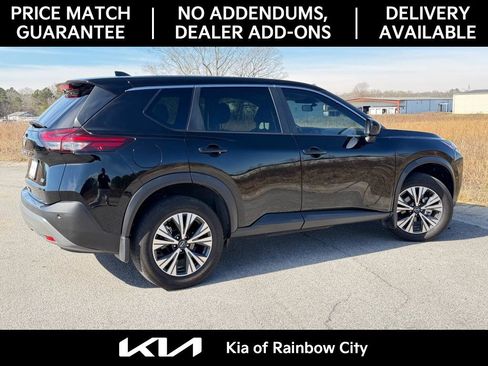 Used 2023 Nissan Rogue SV image 5