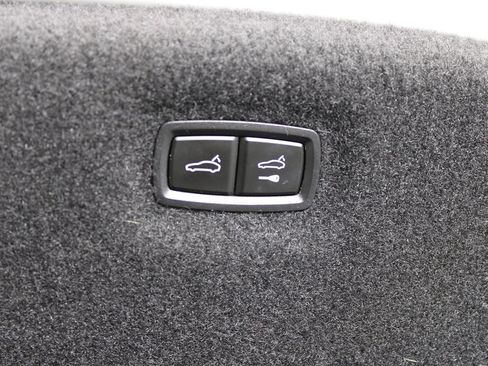 Used 2023 Porsche Taycan RWD image 20