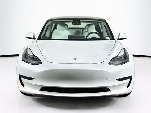 Used 2023 Tesla Model 3 Standard Range RWD image 2