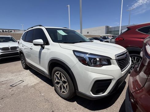 Used 2019 Subaru Forester Premium AWD/4WD image 2