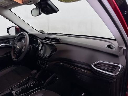 Used 2023 Chevrolet TrailBlazer LT w/ Convenience Package image 29