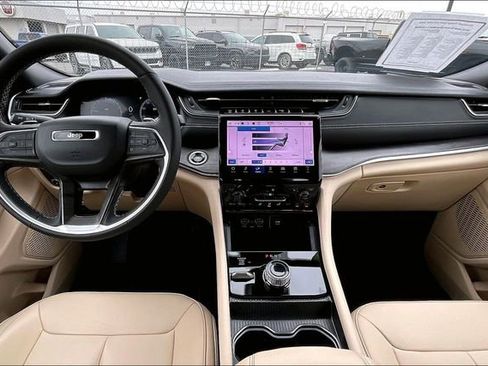 Used 2025 Jeep Grand Cherokee L Limited w/ Trailer Tow Package image 15