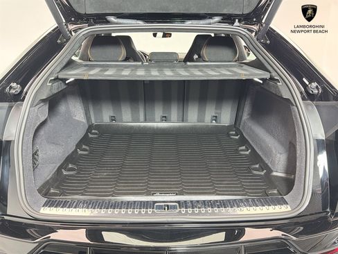 Used 2024 Lamborghini Urus Performante AWD/4WD image 54
